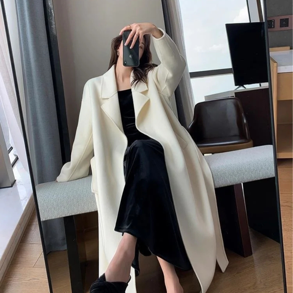 LUNE – Stilvoller Damenmantel für die kalte Jahreszeit